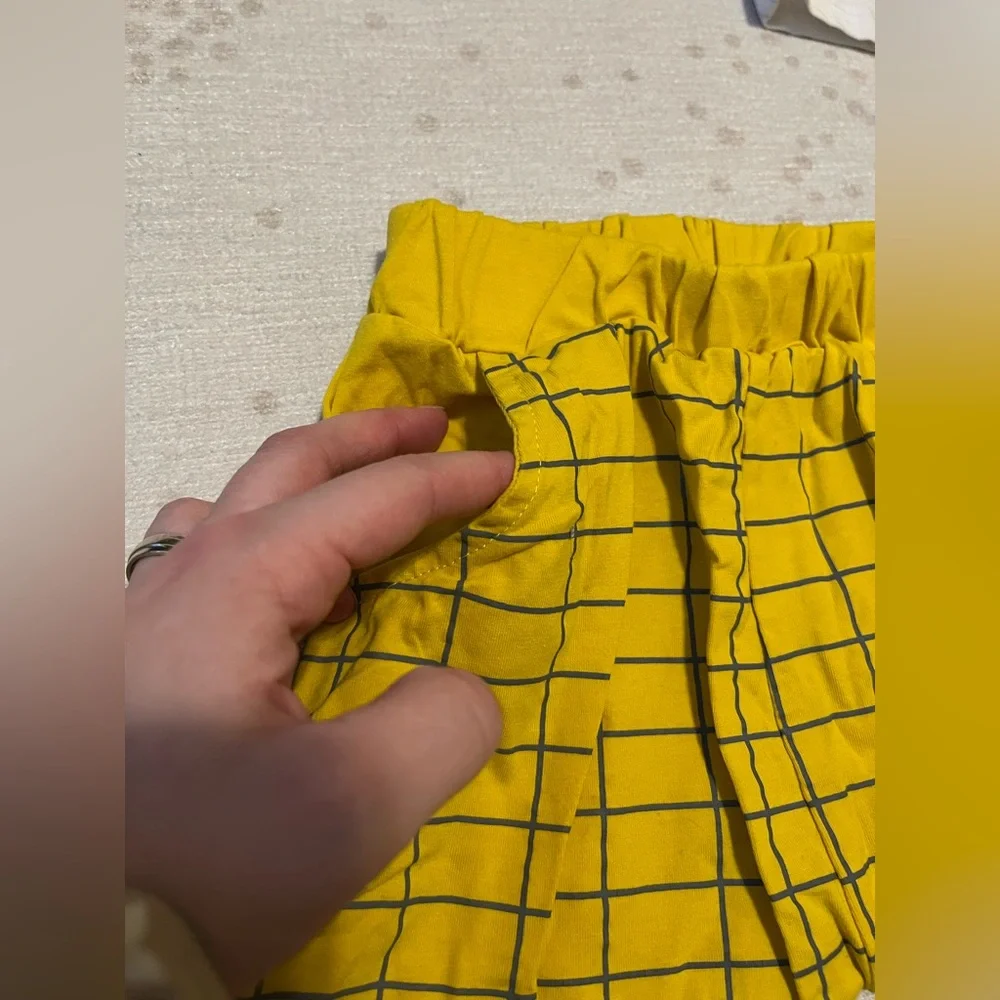 Shorts Set - Picture 4 of 12